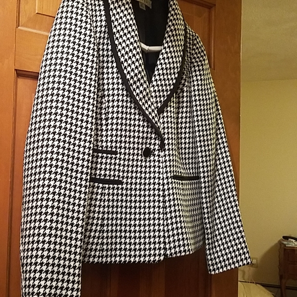 Kasper Petite Houndstooth Suit Jacket 